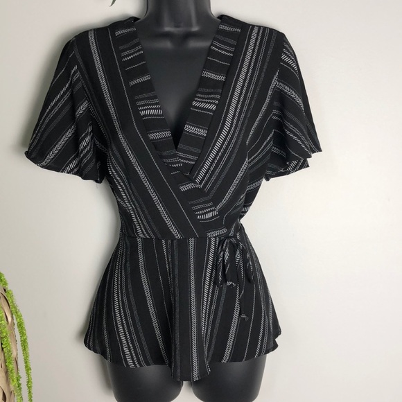 Monteau Tops - montean Beautiful black and white blouse sizeXL￼￼
